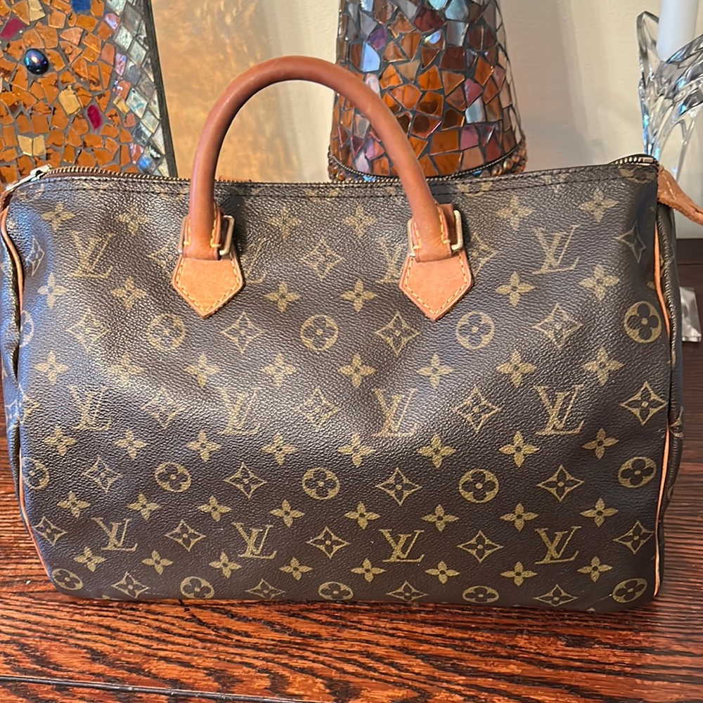 Louis Vuitton Brown Monogram Handbag. Authentic.